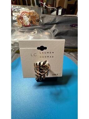 LC Lauren Conrad ring